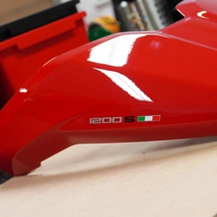 Ducati ogon, osłona siedzenia czerwona 595P3331AB