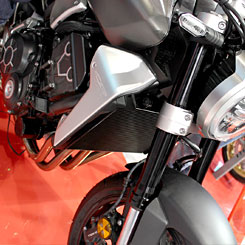 premierowa nowa Honda CB125R 